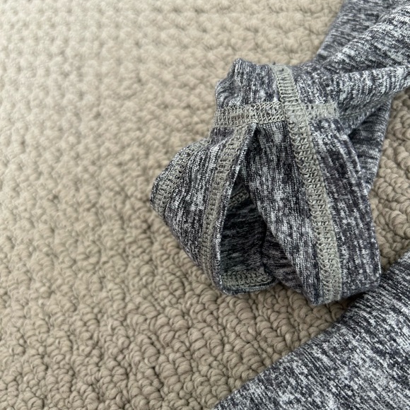 Lululemon Surge Long Sleeve Henley
Space Dye Camo Black Dark Slate
Size Small - Picture 5 of 9